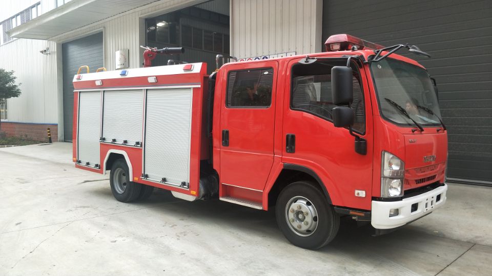 五十鈴700P泡沫消防車 E27452DA0953E4811C61424F4C302EA0.jpg